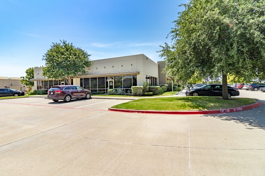 800 N Watters Rd, Allen, TX à louer - Photo du bâtiment - Image 2 de 20