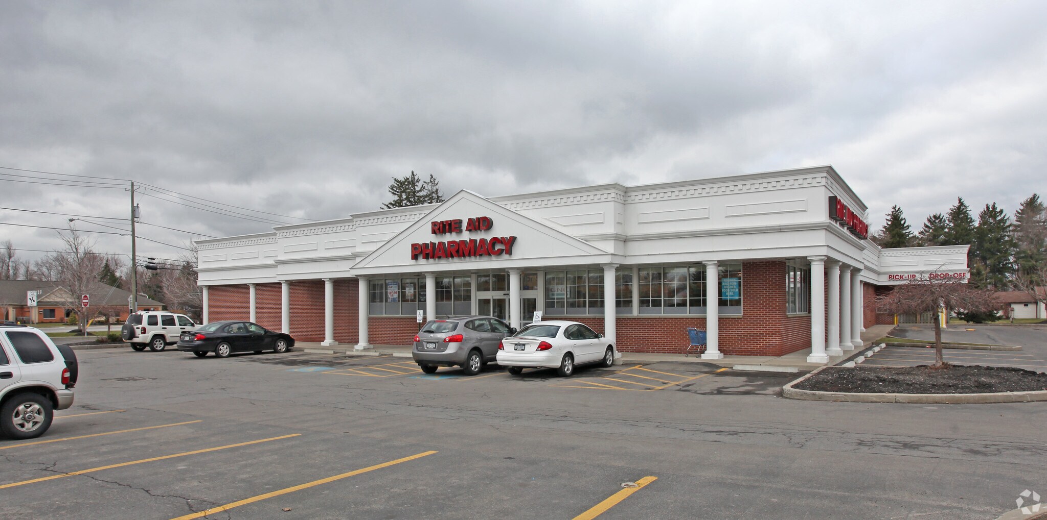 9160 Main St, Clarence, NY à louer Photo principale- Image 1 de 12