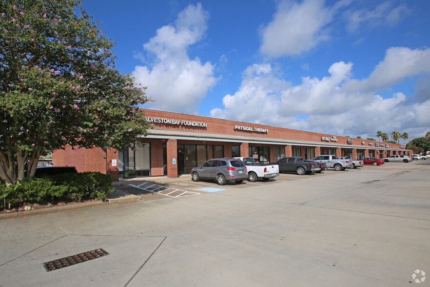 17302-17330 Highway 3, Webster, TX for lease - Building Photo - Image 2 of 11