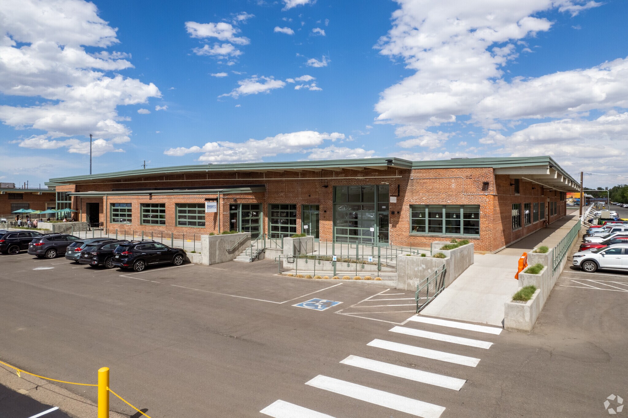 3821-3851 N Steele St, Denver, CO à louer Photo du bâtiment- Image 1 de 24