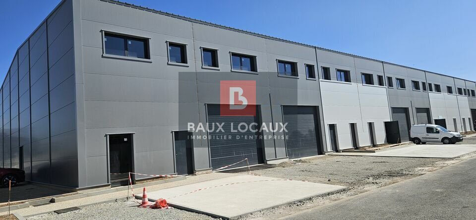 Flex in Carpentras for lease - Building Photo - Image 1 of 3