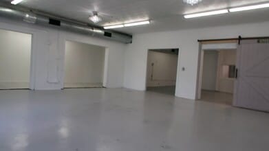 1804 N Main St, Houston, TX for lease - Commercial Listing Video 