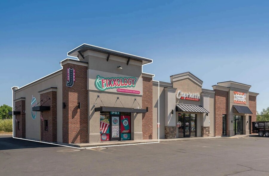 2565 E 17th St, Ammon, ID à louer - Photo du bâtiment - Image 2 de 6