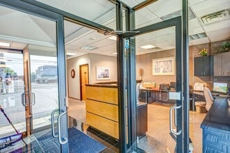 71 Gazza Blvd, Farmingdale, NY for lease Building Photo- Image 2 of 19