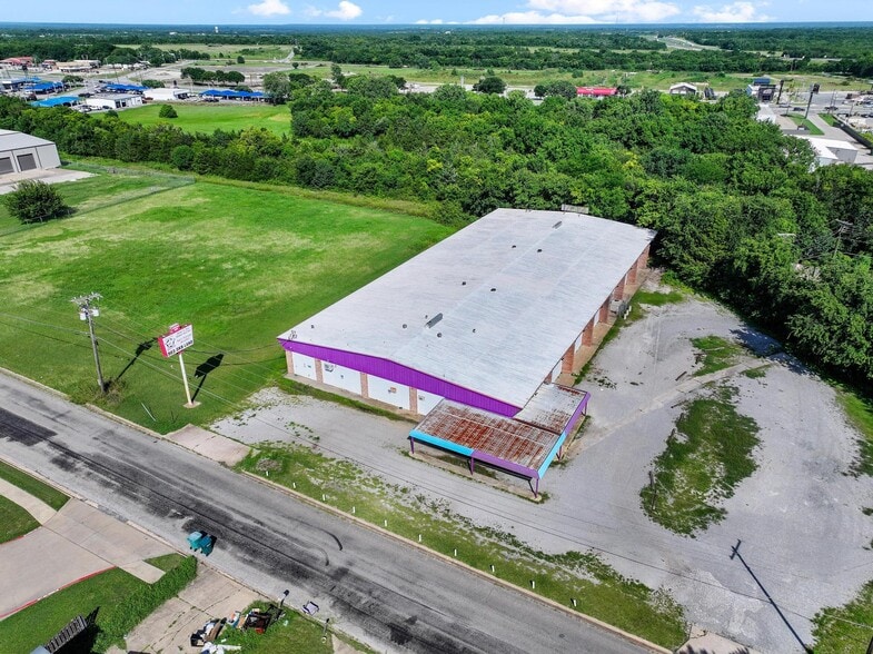 3100 Versaille Dr, Sherman, TX à vendre - Photo du bâtiment - Image 2 de 24