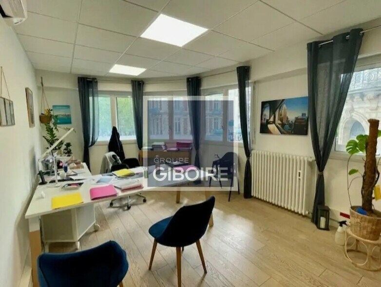 Bureau dans Rennes à louer - Photo du bâtiment - Image 2 de 5