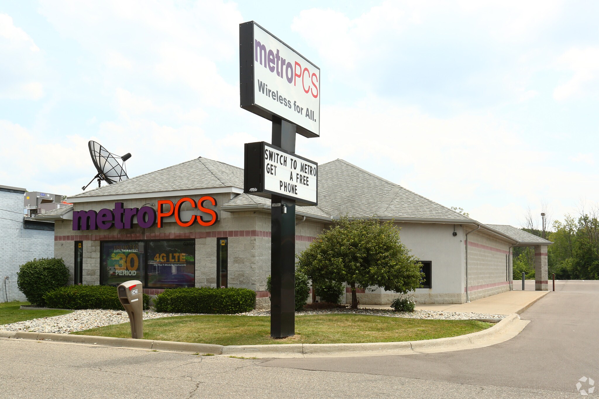 3423 Miller Rd, Flint, MI à louer Photo principale- Image 1 de 4