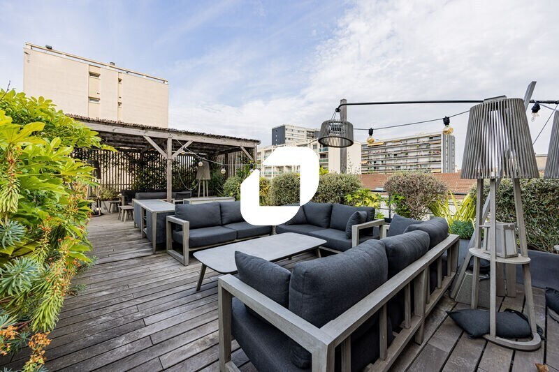 Office in Clichy for sale - Building Photo - Image 2 of 9