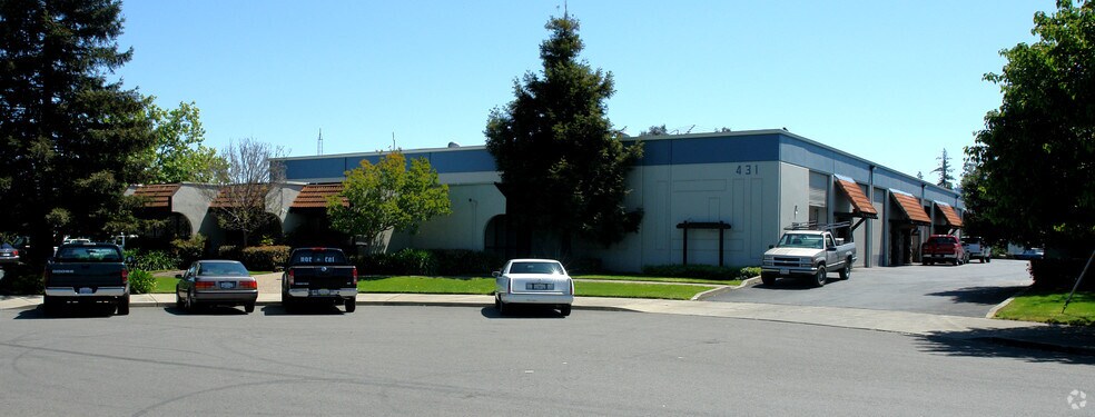 431 N Buchanan Cir, Pacheco, CA à louer - Photo du bâtiment - Image 2 de 4