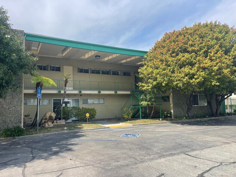 5623 N Peck Rd, Arcadia, CA à louer - Photo du bâtiment - Image 2 de 8