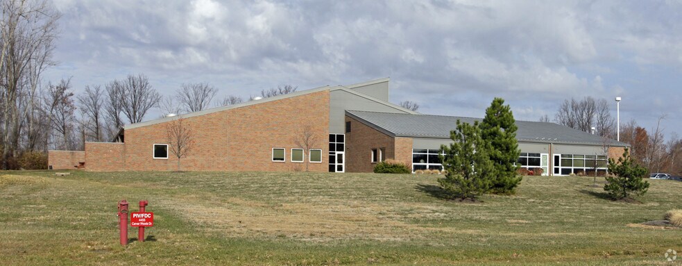 4455 Carver Woods Dr, Cincinnati, OH à vendre - Photo du bâtiment - Image 1 de 2