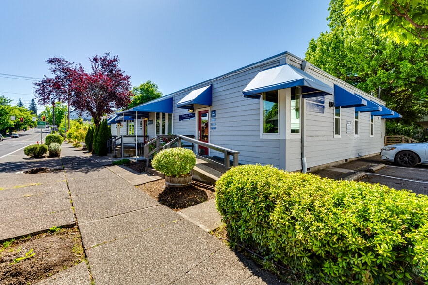 670-690 18th Ave, Eugene, OR à vendre - Photo du bâtiment - Image 2 de 21