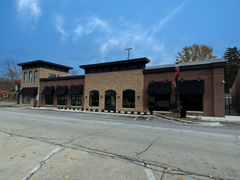 110 N River St, East Dundee, IL for lease - Building Photo - Image 2 of 21
