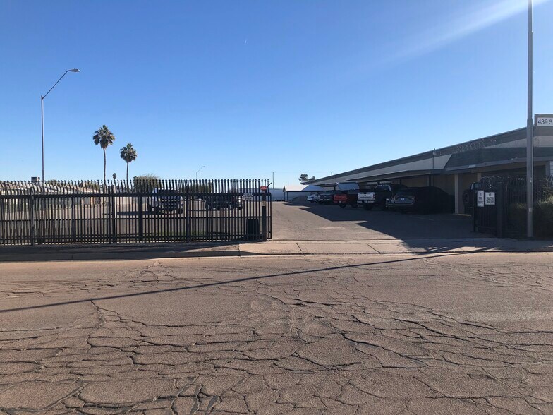 439 S 3rd Ave, Avondale, AZ à vendre - Photo du bâtiment - Image 2 de 34