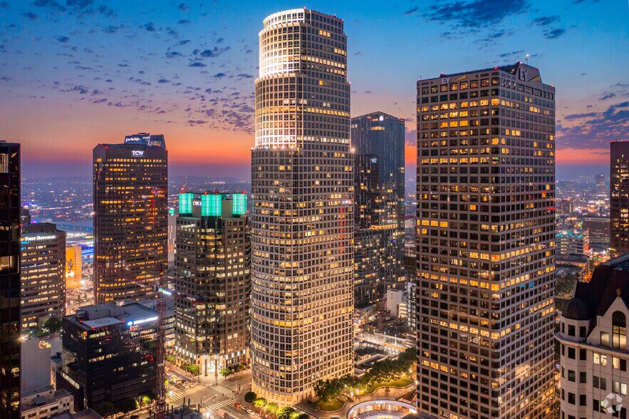 777 S Figueroa St, Los Angeles, CA à louer - Photo du bâtiment - Image 1 de 7