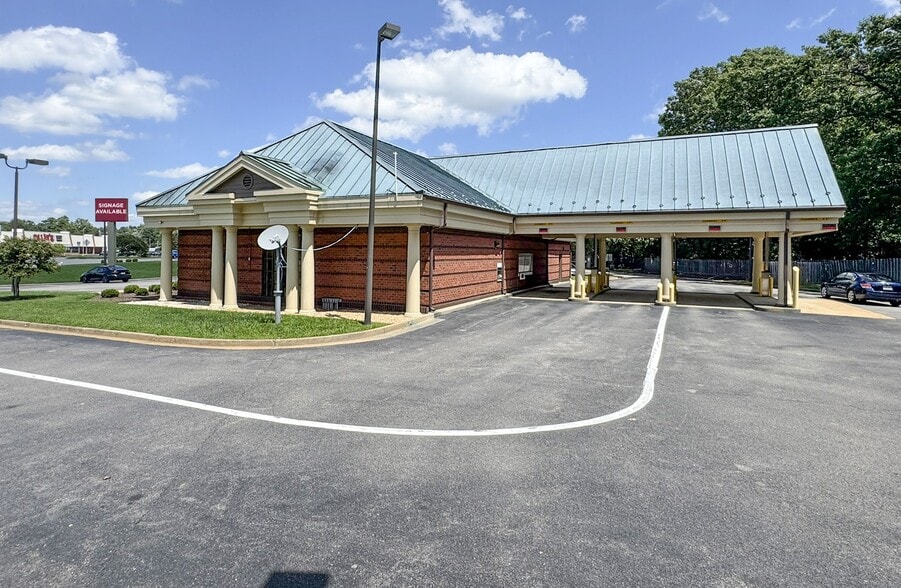 81 S Airport Dr, Highland Springs, VA for sale - Building Photo - Image 3 of 11