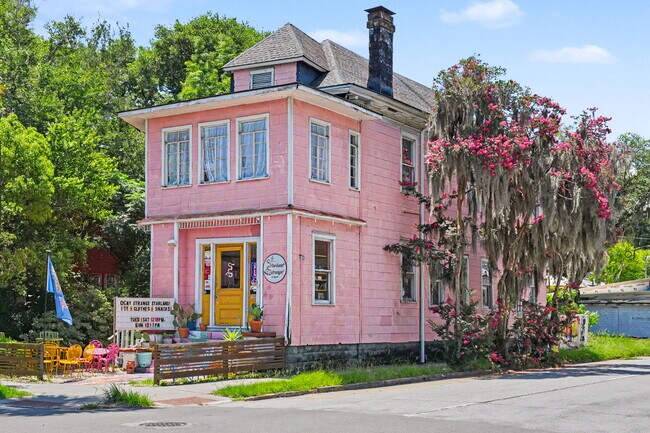 Plus de détails pour 17 W 41st St, Savannah, GA - Commerce de détail à vendre