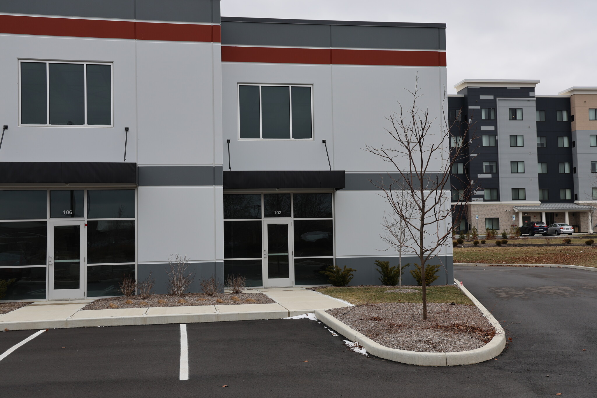 14214 Bergen Boulevard Unit 102, Noblesville, IN for sale Primary Photo- Image 1 of 8