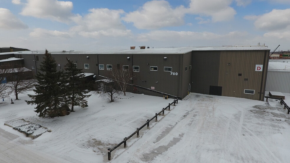 770 Pandora Av E, Winnipeg, MB à louer - Photo du bâtiment - Image 2 de 13