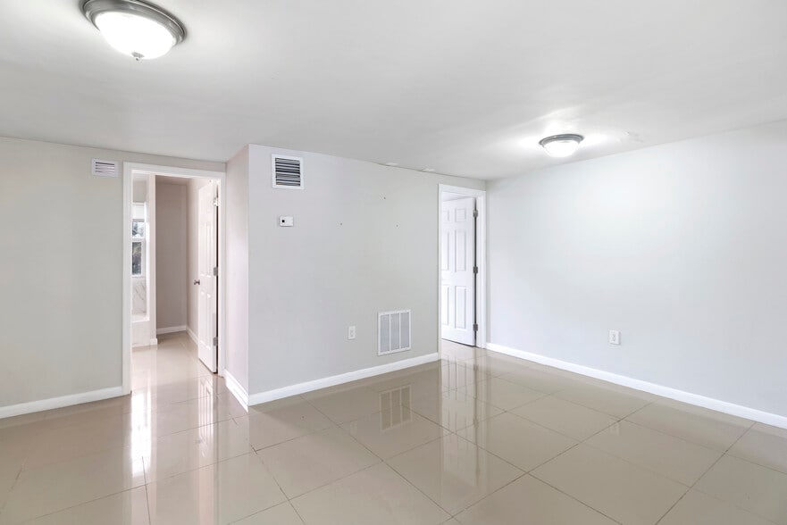 268 NW 34th St, Miami, FL for sale - Building Photo - Image 2 of 92