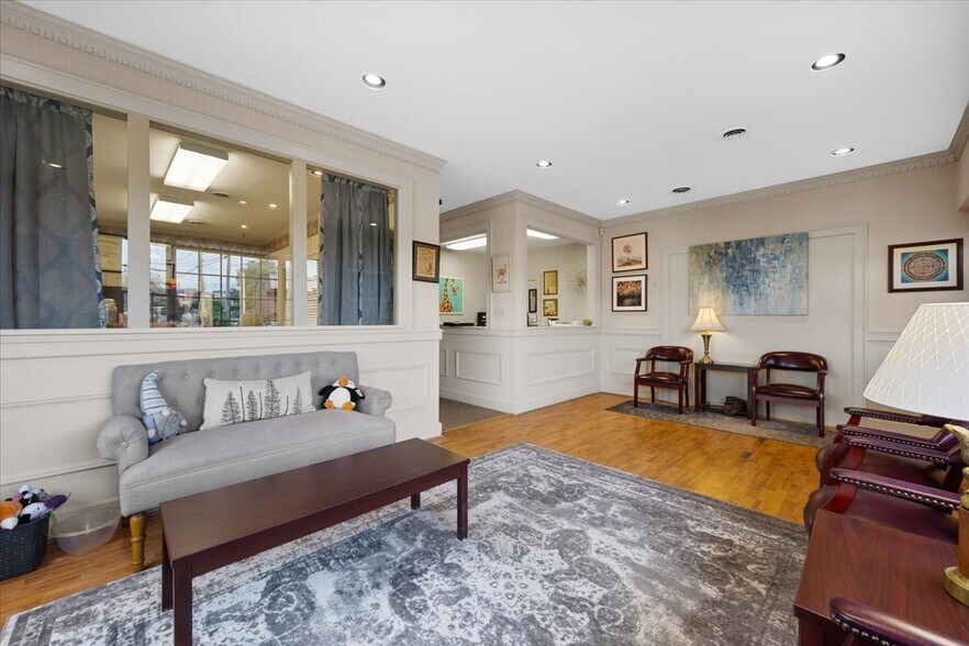 121 NW Russell Rd, Abingdon, VA à vendre - Photo du bâtiment - Image 2 de 15