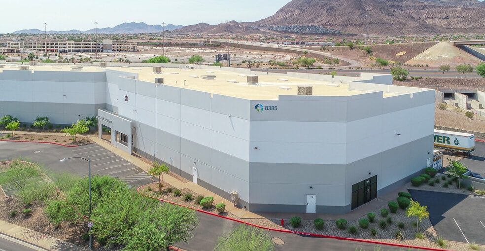 8385 Eastgate Rd, Henderson, NV for lease - Building Photo - Image 2 of 17