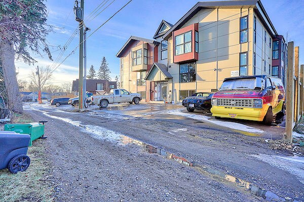 303 Waddy Lane, Strathmore, AB for sale - Building Photo - Image 1 of 1