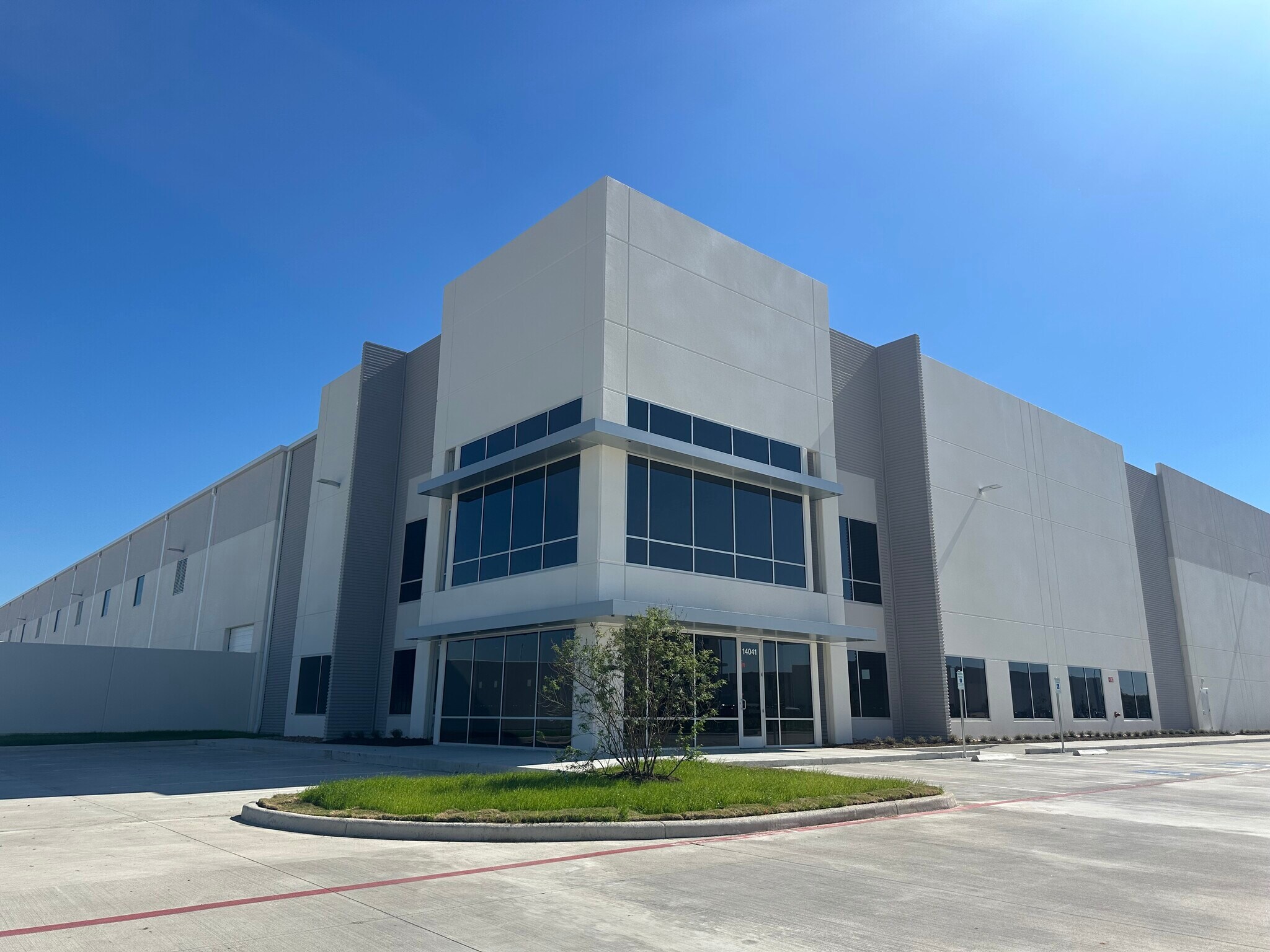 Sam Houston Pky, Houston, TX for lease Primary Photo- Image 1 of 8