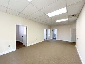 2320 Highland Ave S, Birmingham, AL for lease Interior Photo- Image 1 of 5