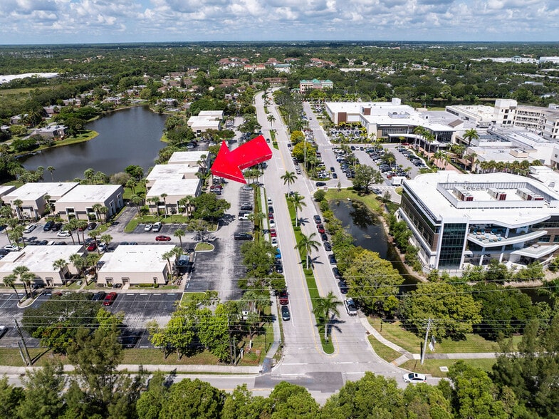 210 Jupiter Lakes Blvd, Jupiter, FL à louer - Photo du bâtiment - Image 3 de 4