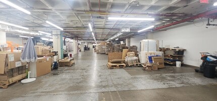 33-00 47th Ave, Long Island City, NY for lease Interior Photo- Image 2 of 12