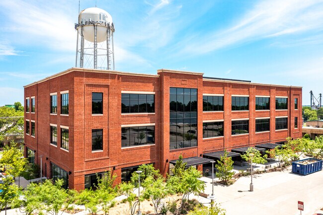 Plus de détails pour 300 E Davis St, McKinney, TX - Coworking à louer