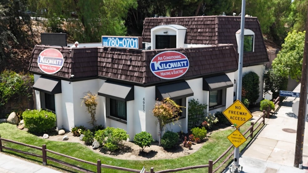 4925 Sepulveda Blvd, Sherman Oaks, CA for sale - Building Photo - Image 2 of 27
