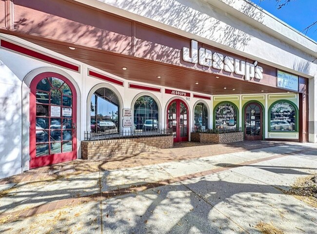 More details for 912 E New Haven Ave, Melbourne, FL - Retail for Sale
