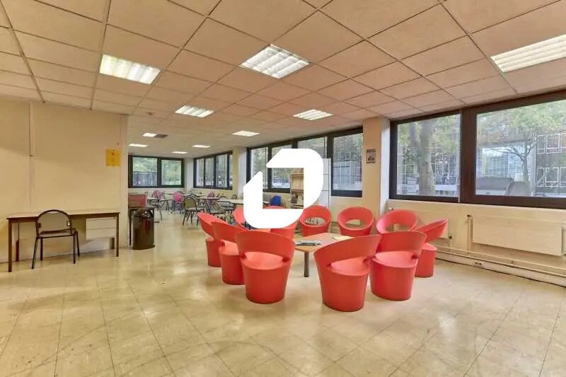 Office in Évry-Courcouronnes for lease - Building Photo - Image 3 of 21