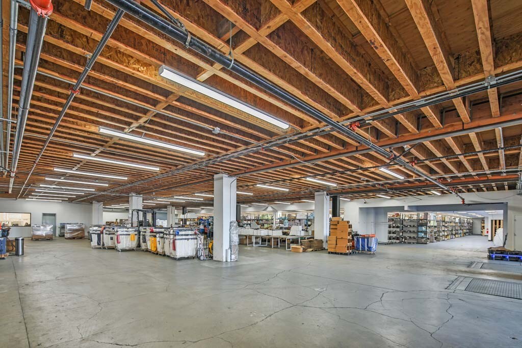 2250 Maple Ave, Los Angeles, CA à louer Photo intérieure- Image 1 de 9