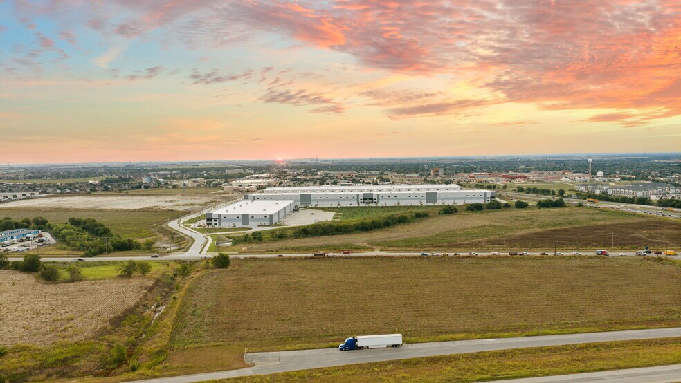Hwy 130, Hutto, TX à vendre - Photo du bâtiment - Image 1 de 11