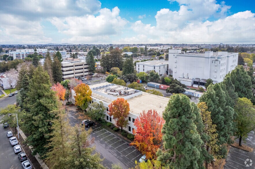 24041 Amador St, Hayward, CA à louer - Aérien - Image 3 de 5