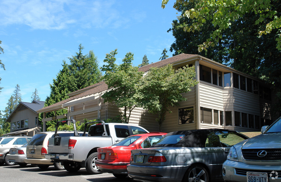 2135 112th Ave NE, Bellevue, WA for lease - Building Photo - Image 2 of 3