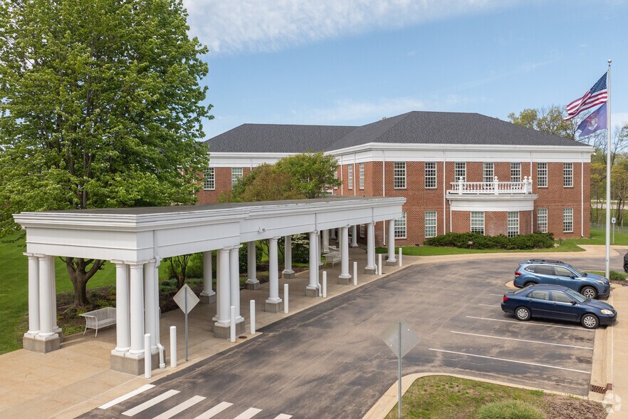 6938 Elm Valley Dr, Kalamazoo, MI à louer - Photo du bâtiment - Image 2 de 10