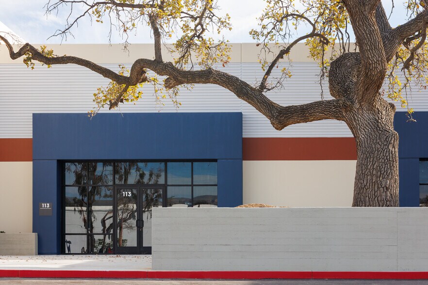 4180 Guardian St, Simi Valley, CA à louer - Photo du bâtiment - Image 2 de 19