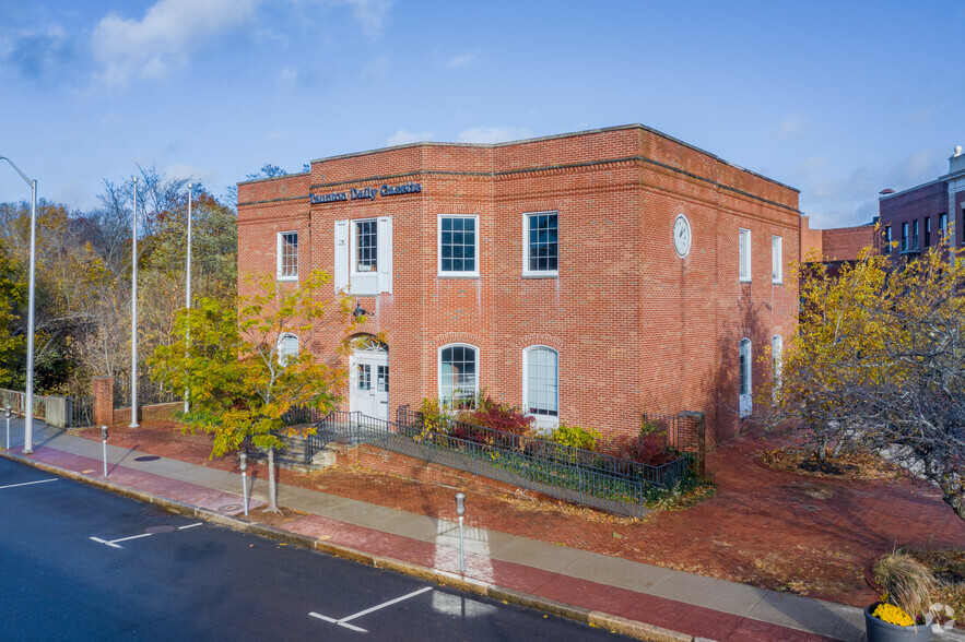 5 Cohannet St, Taunton, MA à vendre - Photo principale - Image 1 de 1