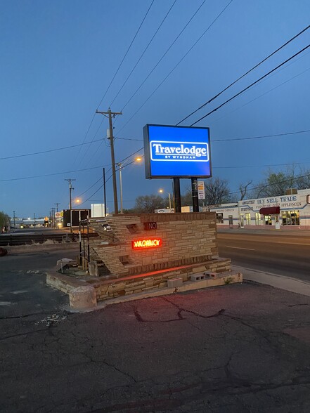 652 E Main St, Farmington, NM for sale - Building Photo - Image 1 of 1