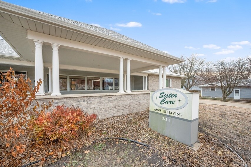 311 S Nicollet St, Blue Earth, MN à vendre - Photo du bâtiment - Image 3 de 59