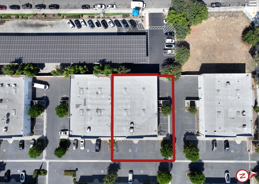 1986 W Holt Ave, Pomona, CA à vendre - Aérien - Image 2 de 4