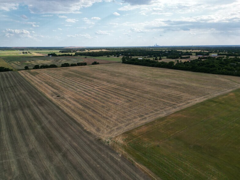 N Midwest Blvd, Oklahoma City, OK à vendre - Photo du bâtiment - Image 3 de 10