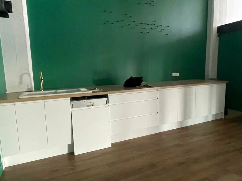 Office in Bordeaux for lease - Interior Photo - Image 3 of 12