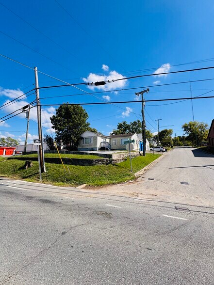 6119 Charlotte Ave, Nashville, TN à vendre - Photo du bâtiment - Image 1 de 15