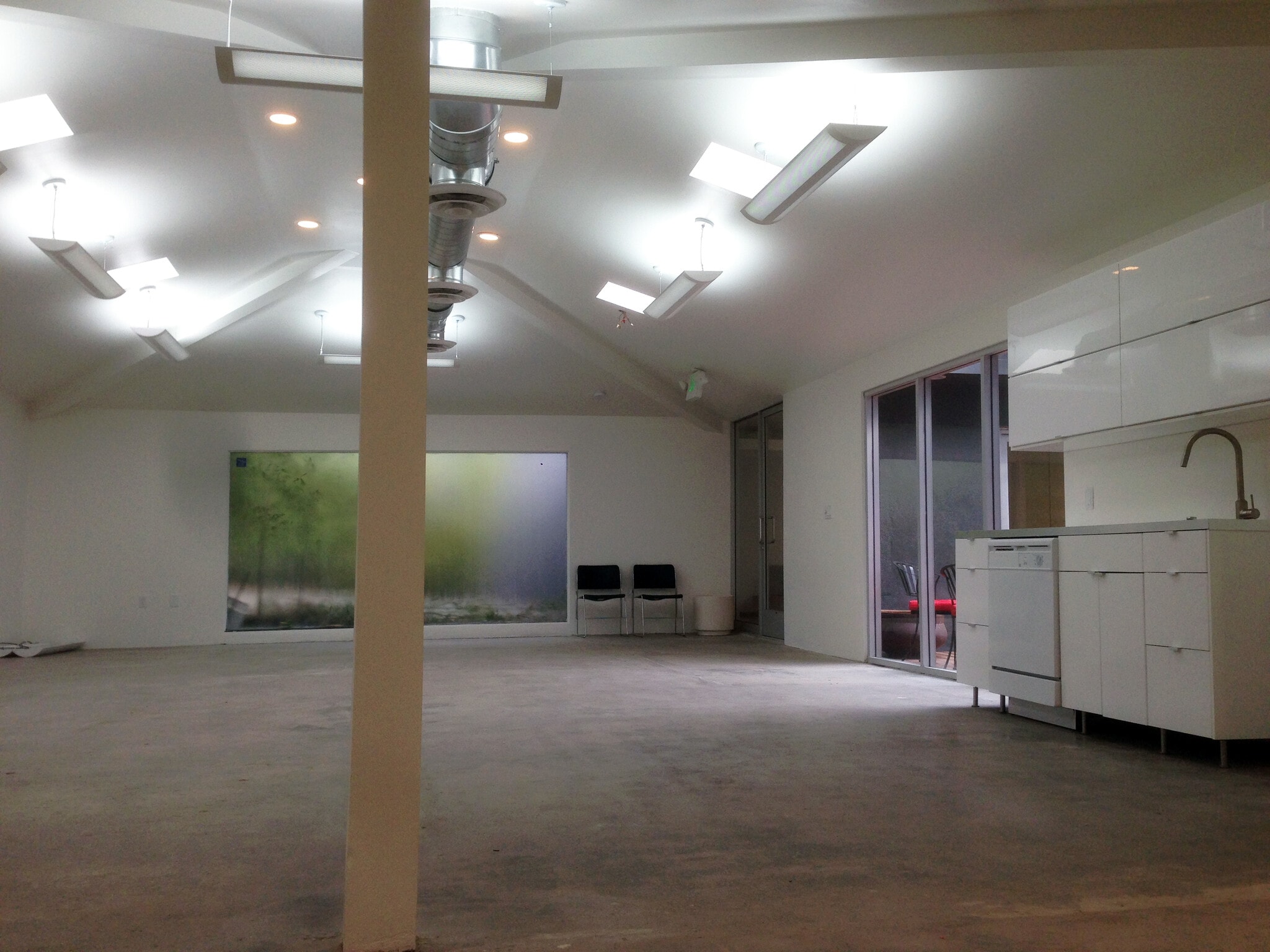 2020 S Robertson Blvd, Los Angeles, CA for lease Interior Photo- Image 1 of 12