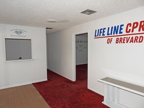 5205 Babcock St NE, Palm Bay, FL for lease Interior Photo- Image 1 of 7